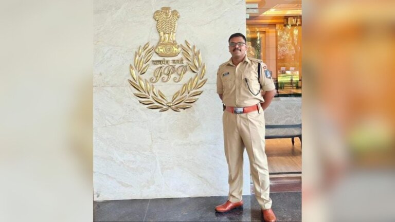 upsc cse 2023 topper aditya srivastava