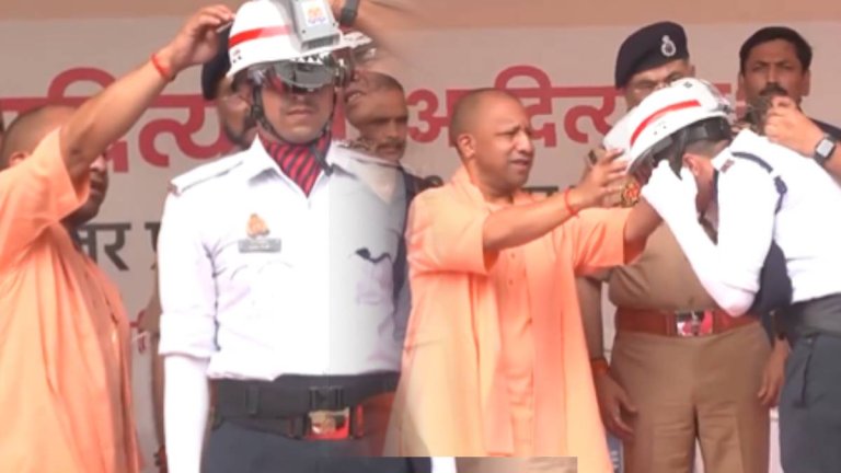 CM Yogi Adityanath | Air-Conditioned Helmets | Shreshth Uttar Pradesh |