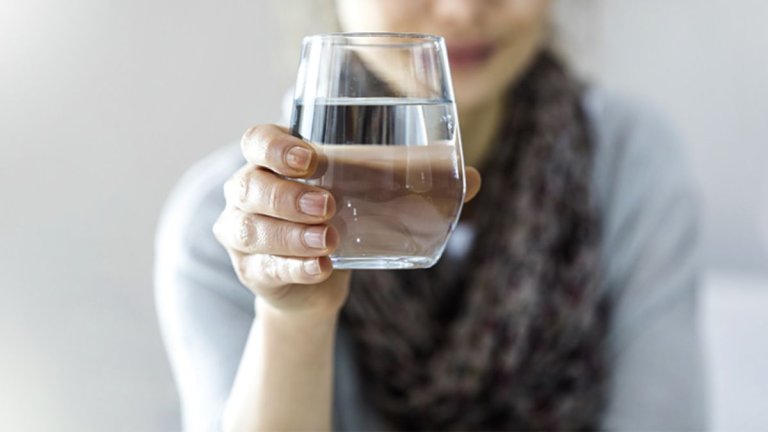 Garmi me kitna litre pani pina chahiye | Jyada Pani peene Se Kya Hota Hai | how much water to drink in a day