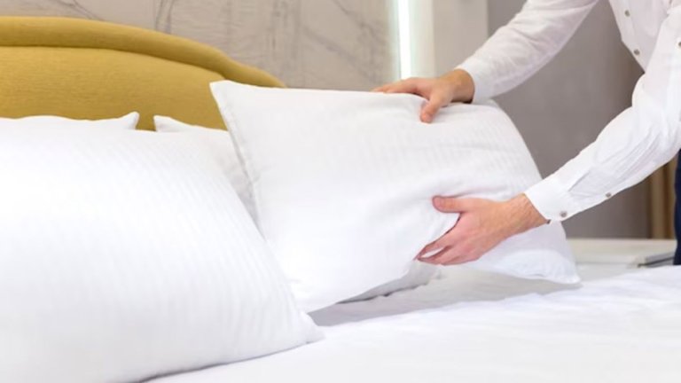 health-old-pillow-usage-can-lead-to-health-problems