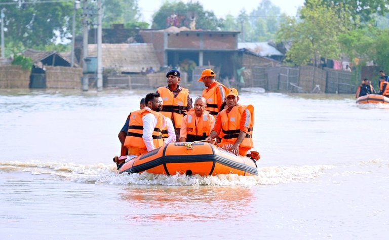 cm yogi inspect flood-affected areas | Shravasti | Balrampur | Shresth Uttar pradesh |