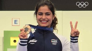 PM Modi call Manu Bhaker | PM Modi | Manu Bhaker won bronze medal | Shresth uttar Pradesh |