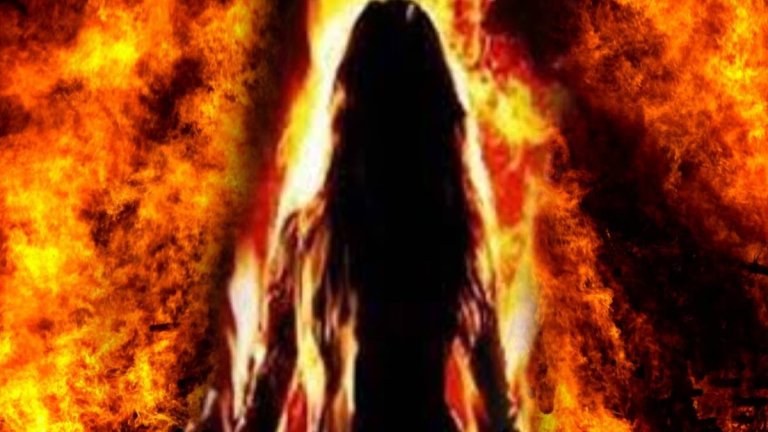 Bareilly Girl Sets Herself On Fire | Shresth uttar Pradesh |