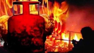 cylinder-leak-caused-fire-in-house-one-innocent-died-five-burnt ghaziabad