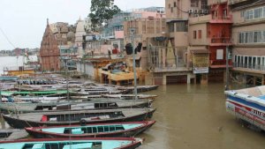 Varanasi Boatmen | ganga River | Heavy Rain | Shresth uttar Pradesh |