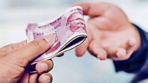 clerk Education Department caught red handed taking bribe | Shresth uttar Pradesh |