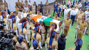 Ratan Tata Last Rites guard-of-honour-at-worli-crematorium